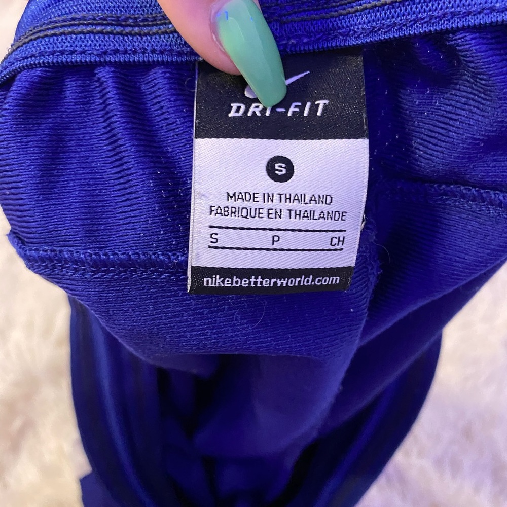 nike shorts - Picture 3 of 3